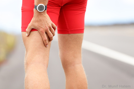 Lesão e estiramento da musculatura posterior da coxa, correndo ou jogando futebol, prevenção